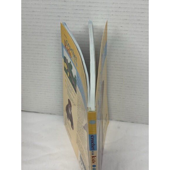 Crochet for Kids: Sweaters for Infants, Girls, and Boys by Smith, Ann E. - Picture 4 of 9